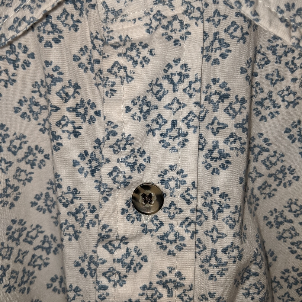 Long sleeve button down - Picture 3 of 3